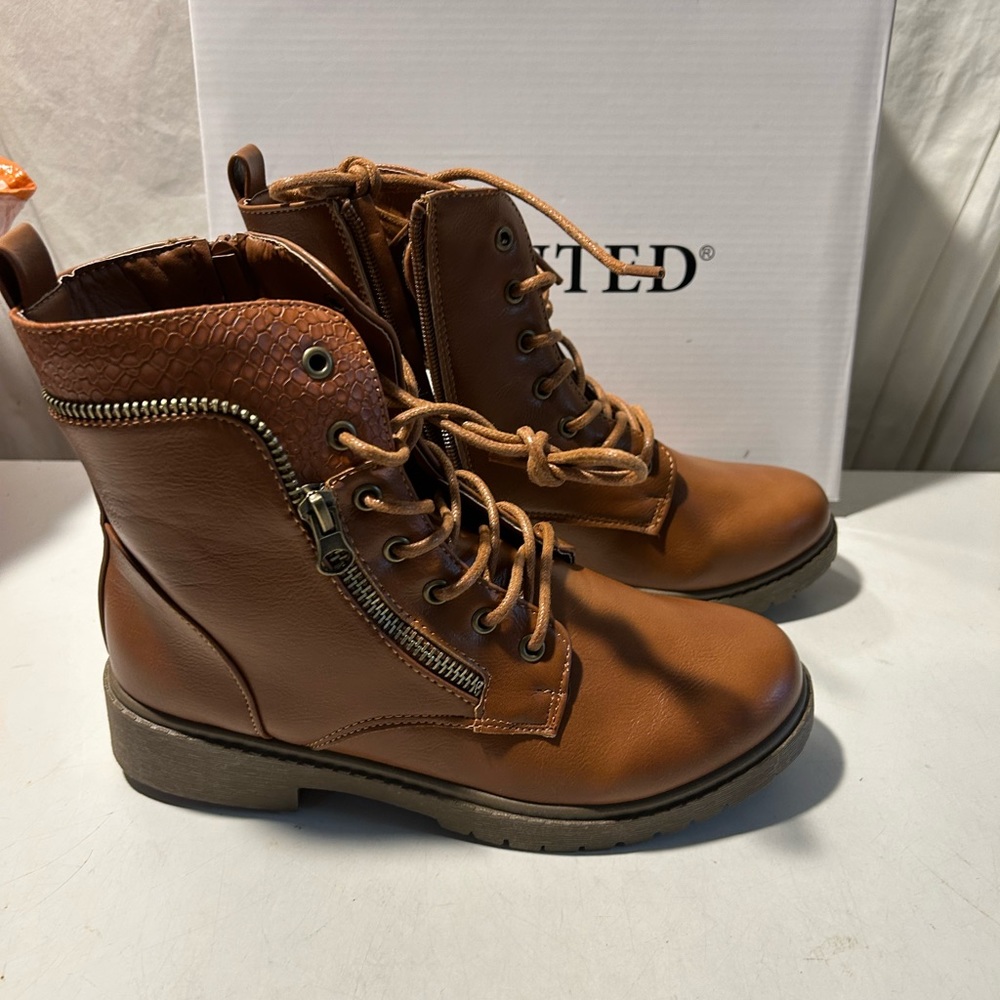 Wanted light brown ankle boots laceup front zip embellishment size 7 NWT